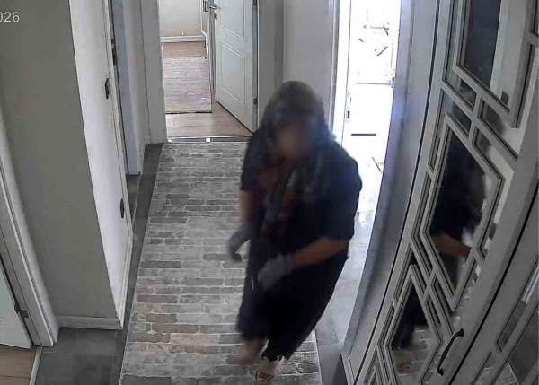 Kurbanlık parası çalındı: Şüpheli eldiven giyidi ama kamera detayını unuttu