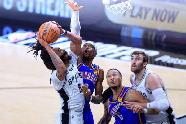 San Antonio Spurs, Oklahoma City Thunder'ı yenerek seriyi 2-2 yaptı