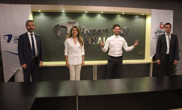 Antalya Havalimanı'ndaki insansız konser 24 saatte yarım milyon kişi tarafından
