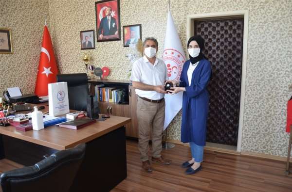 Gençlik ve Spor İl Müdüründen ödülünü aldı