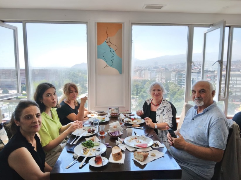 MÜBADİLLER BAYRAM KAHVALTISINDA BİR ARAYA GELDİ