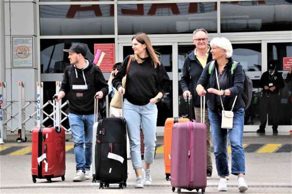 Antalya'ya hava yoluyla gelen turist sayısı 5 milyonu geride bıraktı