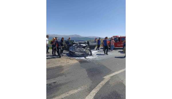 Adilcevaz Kaymakamı trafik kazası geçirdi