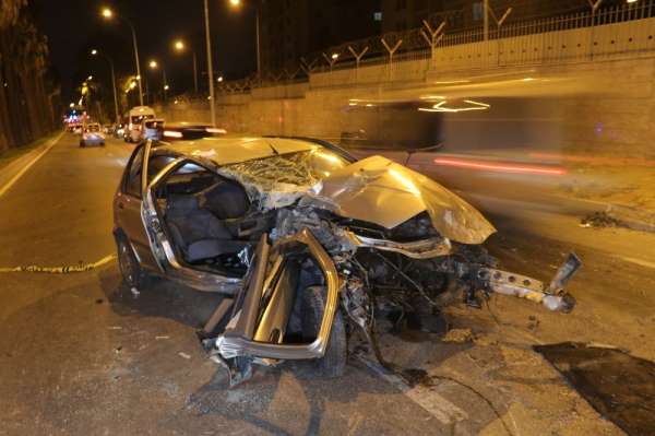 Adana'da feci kaza: 2 ölü, 3 yaralı 
