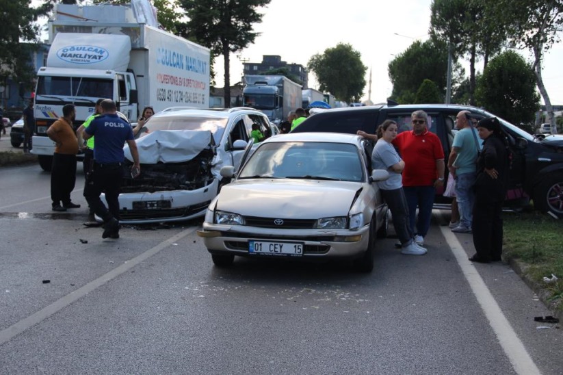 Samsun-Ordu kara yolunda 5 araç birbirine girdi