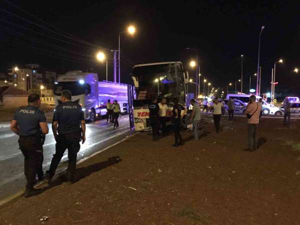 Konya'da 2 yolcu otobüsünün karıştığı kaza kimsenin burnu kanamadan atlatıldı