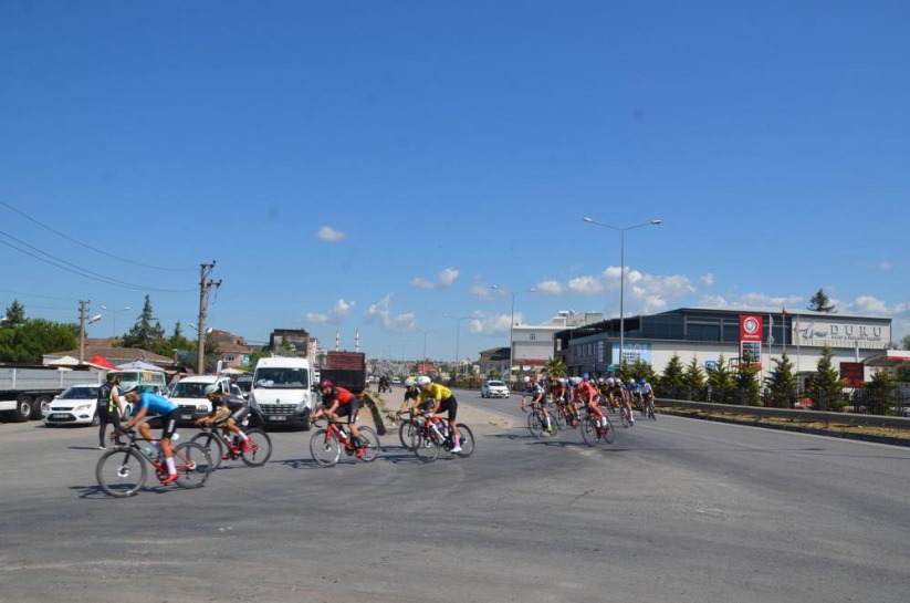Bisiklet Türkiye Kupası 5. Etap Puanlı Yol Yarışı Bafra'da yapıldı