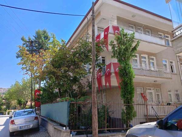 Eskişehir'deki yangında şehit olan Enes Sarıyıldız'ın babası: 'Oğlumun hayatı yarım kaldı, kız arkadaşıyla evl