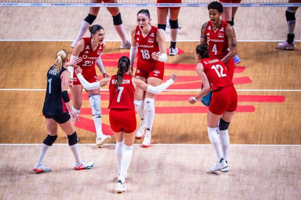 A Milli Kadın Voleybol Takımı, Milletler Ligi'nde finale yükseldi