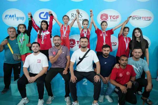 Bilecikli güreşçilerden Türkiye Şampiyonası'nda büyük başarı