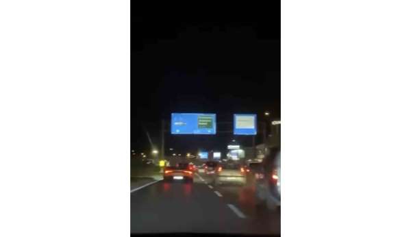 Bursa'da lüks otomobil kazaya karıştı, sürücü kaçtı