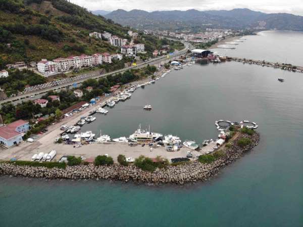 Balıkçılar 1 Eylül'ü iple çekiyor: 'Umudumuz hamsi'