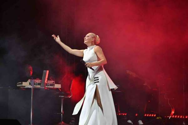 Karacabey'de Funda Arar rüzgarı