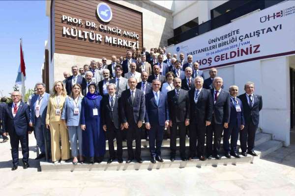 Rektör Kibar, Üniversite Hastaneler Birliği Çalıştayı'na katıldı