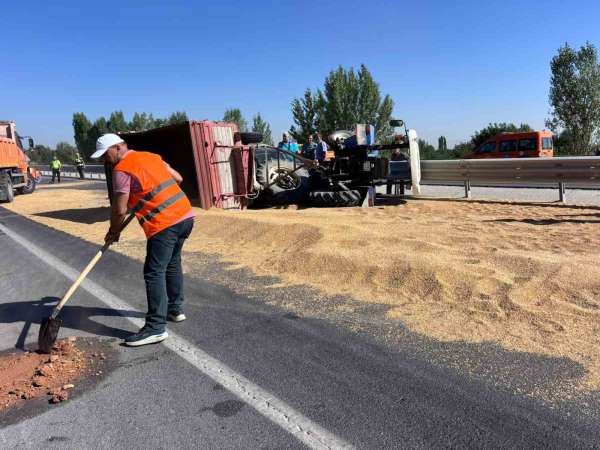 Akşehir'de zincirleme kaza: Sultandağı Kaymakamı ve eşi yaralandı