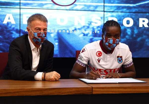Trabzonspor, Diabate için imza töreni düzenledi 