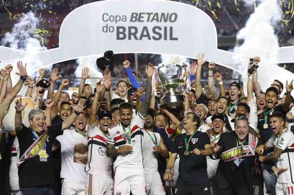 Sao Paulo, tarihinde ilk kez Brezilya Kupası'nı kazandı
