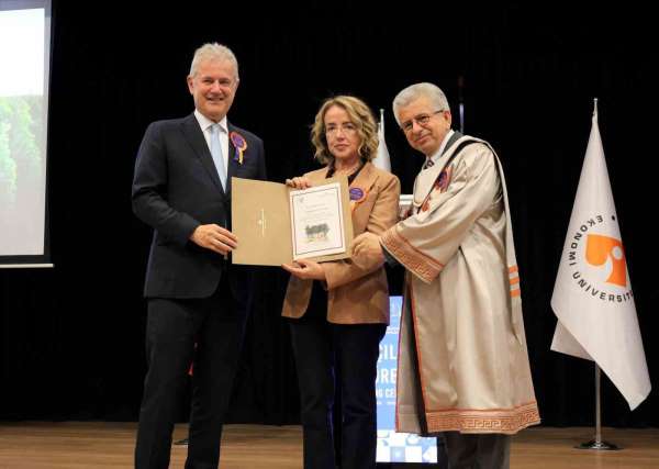 İzmir Ekonomi'den yeni döneme 'merhaba'