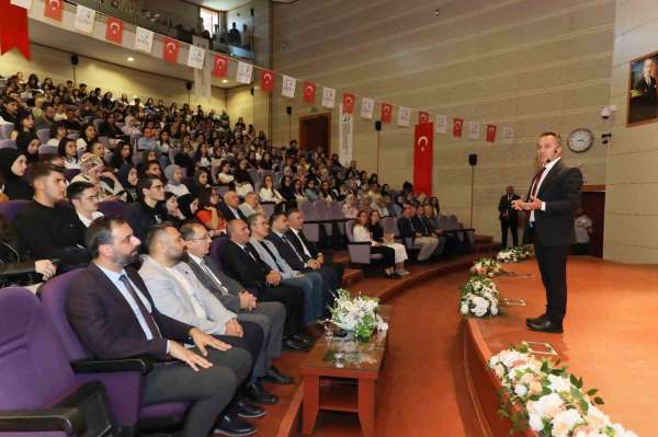 TOGÜ'de oryantasyon programında öğrencilere yol haritası