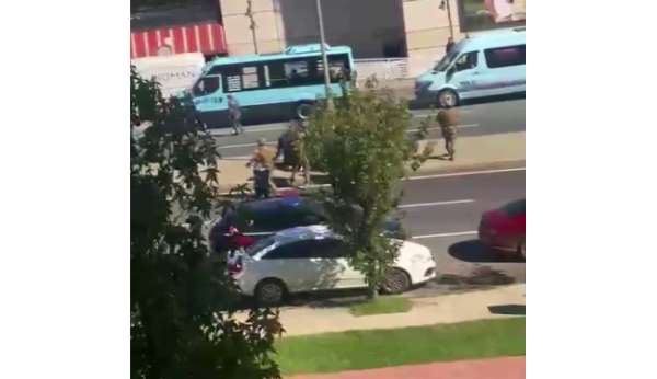 Pendik'te cadde üzerinde bıçakla dolaşan şahıs etkisiz hale getirildi