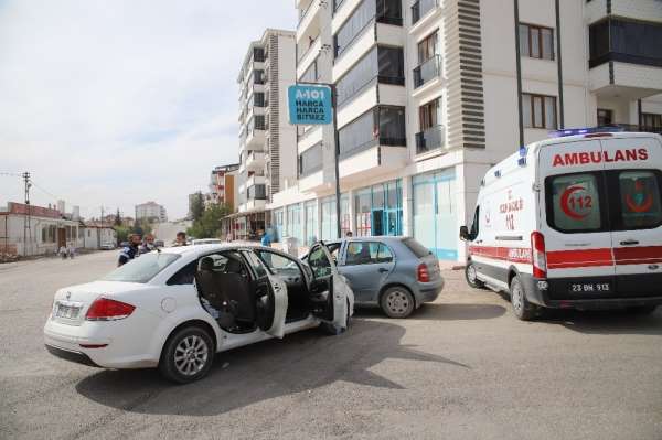 Elazığ'da trafik kazası: 2 yaralı 
