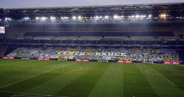 Fenerbahçe taraftarından dev pankart