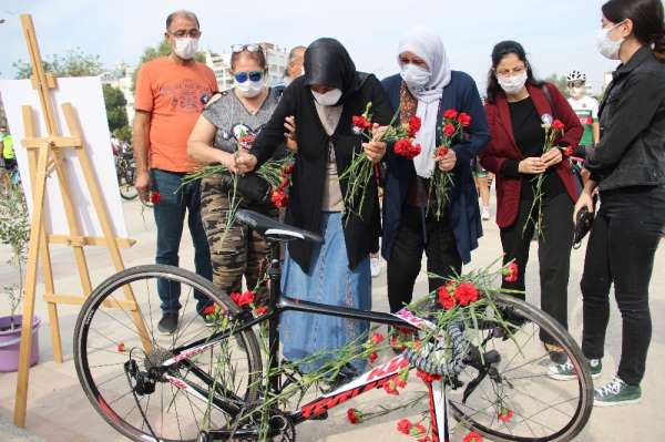 Kazada yaşamını yitiren bisikletli Zeynep'e duygusal anma 