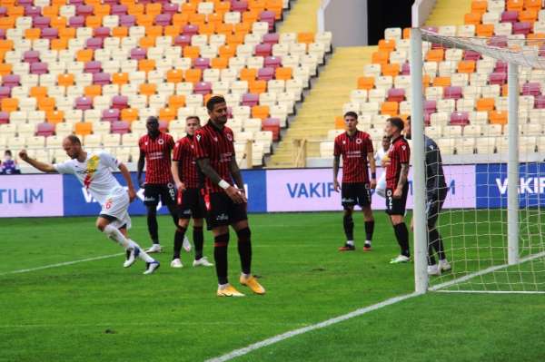 Süper Lig: Yeni Malatyaspor: 1 - Gençlerbirliği: 1 (İlk Yarı) 