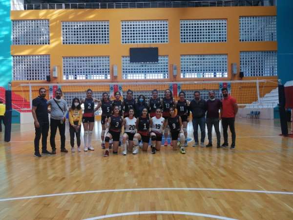 Van Büyükşehir Belediyesi Kadın Voleybol Takımı sezonu galibiyetle açtı 