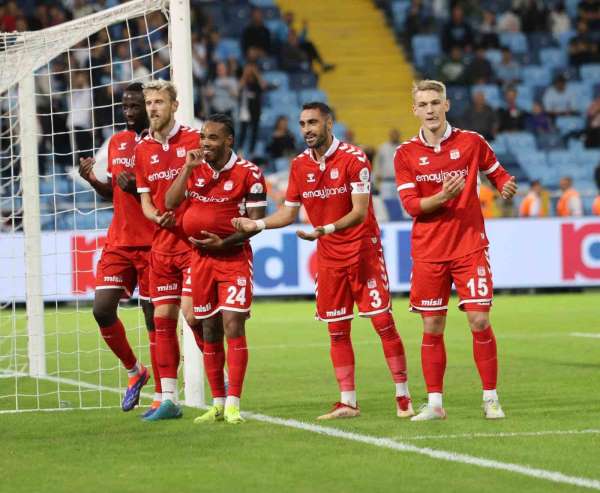 Trendyol Süper Lig: Adana Demirspor: 2 - Sivasspor: 4