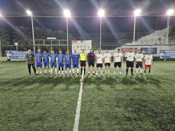 Kuşadası'nda Görev Şehitleri Turnuvası'nda çeyrek final heyecanı başladı