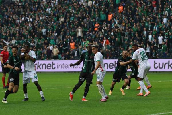 Trendyol Süper Lig: Kocaelispor: 0 - Alanyaspor: 0