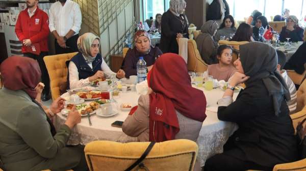 15 Temmuz şehitlerinin eşleri Ankara'da bir araya geldi