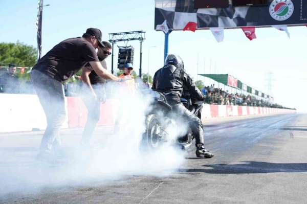 Kepez'de motodrag yarışları büyük heyecanla sürüyor