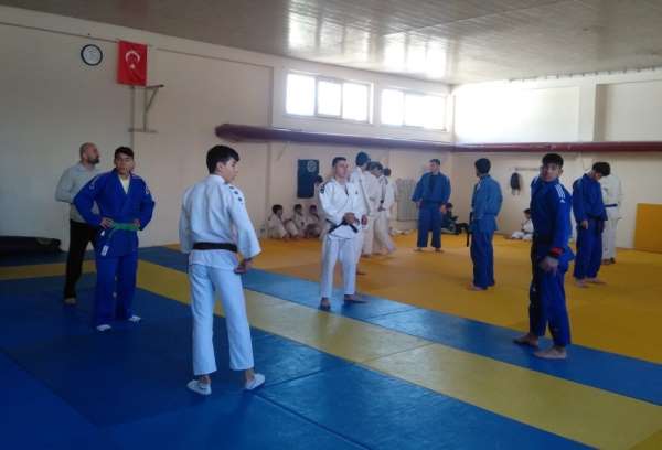 Sivaslı ve Tokatlı judoculardan ortak çalışma 