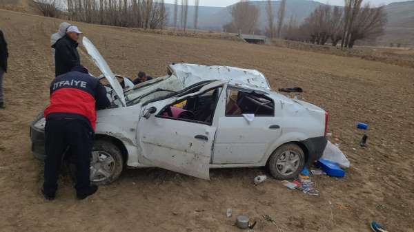 Kayganlaşan yol kazaya neden oldu, 3 kişi yaralandı - Sivas haber
