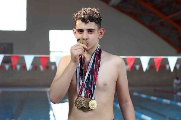 Özel yüzücü Bilge Kağan, 11 ayrı stilde 11 altın madalya kazandı - Uşak haber