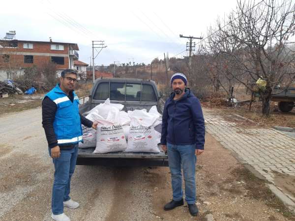 Şaphane'de çiftçilere bedelsiz 300 kilo sertifikalı tohum dağıtıldı - Kütahya haber