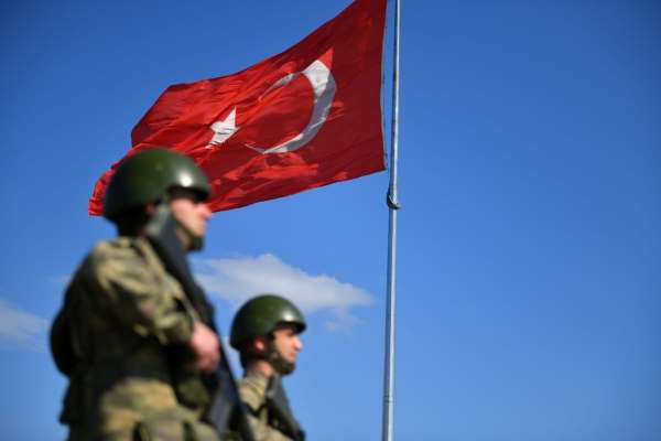 Yunanistan'dan Türkiye'ye gönderilmeye çalışılan 3 terörist sınırda yakalandı