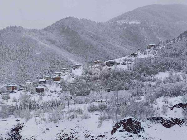 Ordu'nun 16 ilçesinde eğitime kar engeli