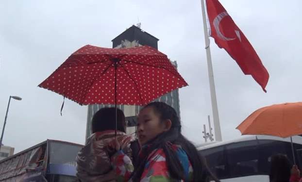 Koreli turistlerden Türk bayrağına yoğun ilgi