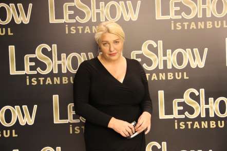 LeShow Gala Defilesi ünlü mankenlerin katılımıyla gerçekleştirildi 