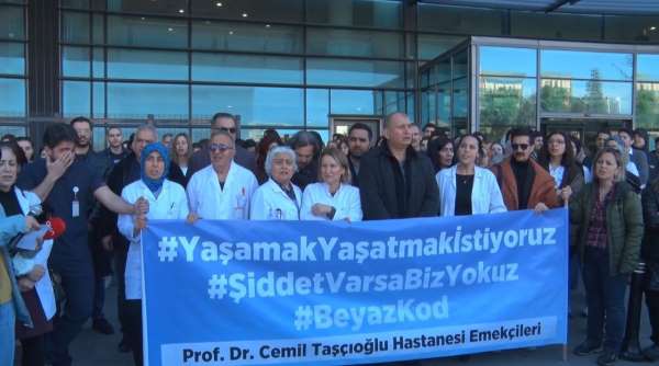 Okmeydanı Şehir Hastanesi'nde saldırıya uğrayan doktorun babası: 'Canım yanıyor'