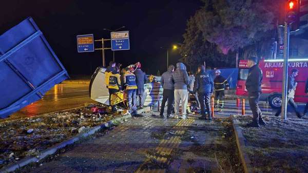 Gediz'deki kazada karı koca hayatlarını kaybetti