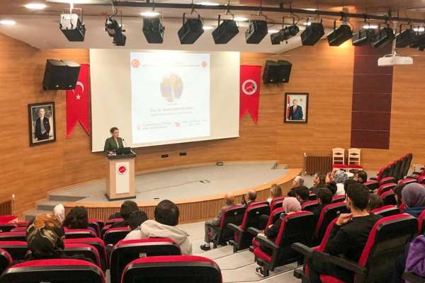 Kastamonu Üniversitesi'nde 'Meşrutiyet Dönemi Basını ve Türk Dünyası' konulu konferans düzenlendi