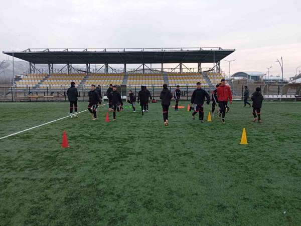 Muş'ta futbol kurslarına yoğun ilgi: Geleceğin yetenekleri yetişiyor