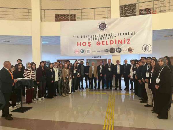 Atatürk Üniversitesi'nde 'Ticari Bankacılık' paneli düzenlendi