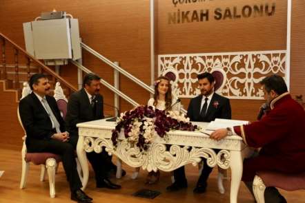 Vali Çiftçi, polis memurlarının nikah şahidi oldu 