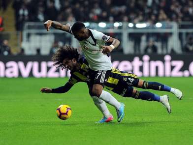Spor Toto Süper Lig: Beşiktaş: 3 - Fenerbahçe: 0 (İlk yarı) 