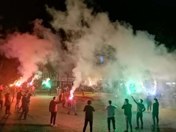Yenice'de Galatasaray taraftarından şampiyonluk kutlaması 